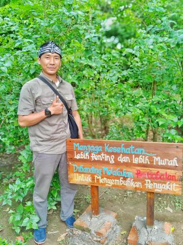 Study tiru ke Kampoeng Djamoe Organik Martha Tilaar